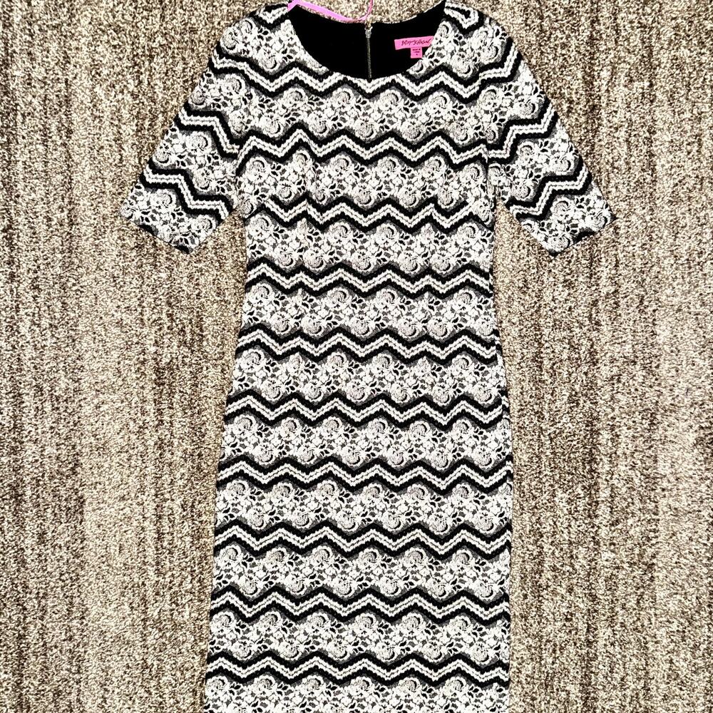 Betsey Johnson Women's 3/4 Sleeve Chevron Sheath Knit Textured Dress Size 6